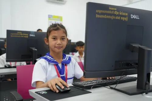 ក្រសួងប្រៃសណីយ៍ពង្រីកវិសាលភាព នៃការ​អប់រំឌីជីថល ទៅកាន់សាលាគោលដៅចំនួន១៨បន្ថែម