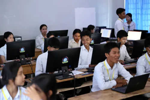 ក្រសួងអប់រំកំណត់គោលដៅយុទ្ធសាស្រ្ត ធ្វើទំនើបកម្មសាលារៀនតាមបណ្តោយព្រំដែន ឱ្យ​ក្លាយ​ជា​សាលារៀនឌីជីថល