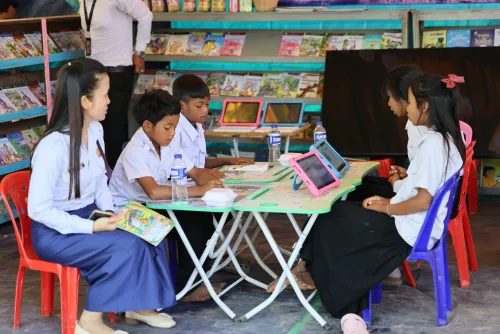 អគារសិក្សាថ្មី ជួយគាំទ្រការសិក្សាឡើងវិញសម្រាប់កុមារនៅតំបន់ដាច់ស្រយាល និងរងផលប៉ះពាល់ដោយជម្លោះព្រំដែន