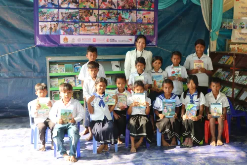 ក្រសួងអប់រំ បន្តឧបត្ថម្ភគ្រូបង្រៀន ២០០នាក់ ដែលកំពុង​បង្រៀនសិស្សនៅតាមជំរំសុវត្ថិភាព