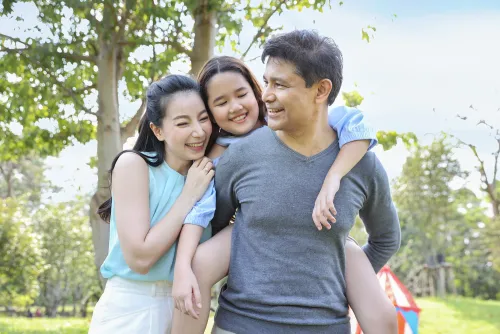 គន្លឹះ ១១ ចំណុច ដើម្បីពង្រឹងទំនាក់ទំនងជាមួយកូន