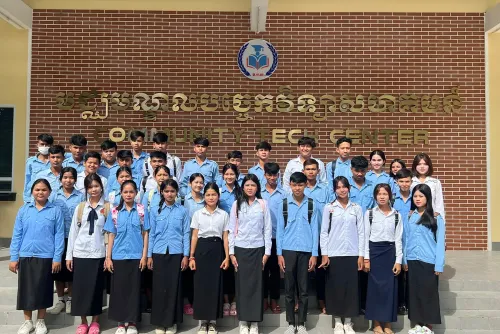 អ្នកសិក្សា ៖ មជ្ឈមណ្ឌលបច្ចេកវិទ្យាសហគមន៍ជួយឱ្យ​ពួកគេចេះបច្ចេកវិទ្យាឌីជីថលទាន់សម័យកាល