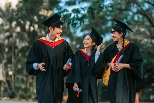 ឱកាសអាហារូបករណ៍សម្រាប់និស្សិតកំពុងសិក្សាឆ្នាំទី១ ឬឆ្នាំទី២ នៅសាកលវិទ្យាល័យចំនួន៩របស់កម្ពុជា