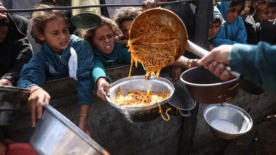 ឆ្នាំនេះ កុមារជាង ២០០ លាននាក់នៅទូទាំងពិភពលោក ដង្ហើយរកជំនួយមនុស្សធម៌បន្ទាន់ - AMS Article Thumbnail