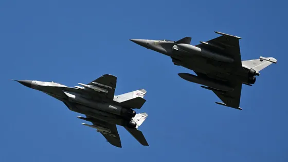 ឥណ្ឌា ចាយជិត៤០ពាន់លានដុល្លារទិញយន្តហោះចម្បាំង និងយន្តហោះឈ្លបយកការណ៍សមុទ្រ - AMS Article Thumbnail