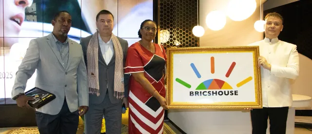 ការិយាល័យធុរកិច្ចប្រទេសរុស្ស៊ី BRICS House ផ្តើមបង្ហាញវត្តមាននៅកម្ពុជា - AMS Article Thumbnail