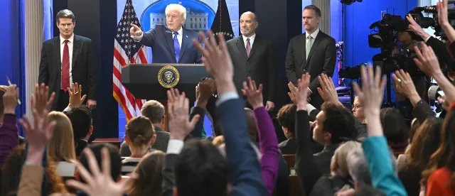 ដៃគូពាណិជ្ជកម្មសំខាន់ៗនៅអាស៊ីកំពុងប្រឈមនឹងភាពមិនច្បាស់លាស់ពីអត្រាន្ធគយថ្មី ១៥% របស់អាម៉េរិក - AMS Article Thumbnail