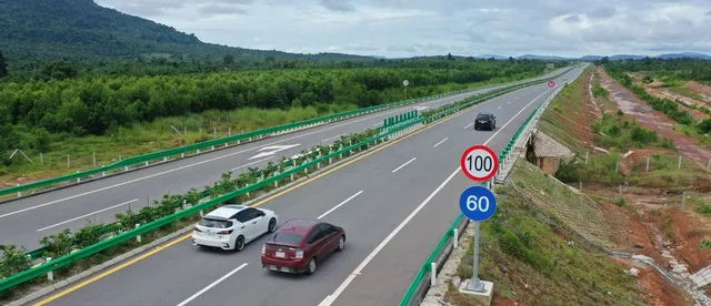 វៀតណាម ស្នើគម្រោងតភ្ជាប់ផ្លូវល្បឿនលឿនពីក្រុងហូជីមិញ មកភ្នំពេញ - AMS Article Thumbnail