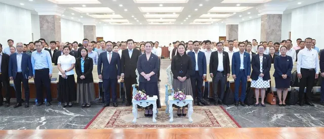 ក្រសួងរៀបចំដែនដី សហការជាសមាគមធនាគារ និងហិរញ្ញវត្ថុ បើកវគ្គបណ្តុះបណ្តាល ស្តីពី ការប្រើប្រាស់សេវាសាធារណៈតាមប្រព័ន្ធឌីជីថល - AMS Article Thumbnail