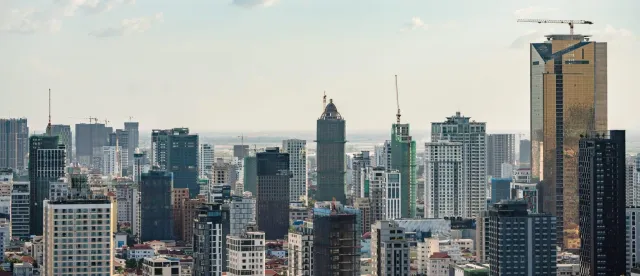 អ្នកជំនាញអះអាងថា បំណុលសាធារណៈកម្ពុជាប្រមាណជាង ១៣ ពាន់លានដុល្លារ ស្ថិតនៅកម្រិតហានិភ័យទាប - AMS Article Thumbnail