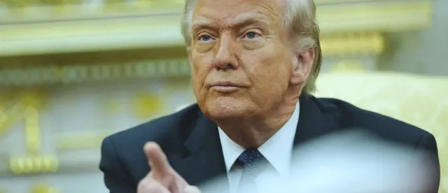 ប្រធានាធិបតីអាម៉េរិក គំរាមផ្តាច់ពាណិជ្ជកម្មជាមួយអេស្ប៉ាញ បន្ទាប់ពីរារាំងមិនឲ្យប្រើមូលដ្ឋានយោធារបស់ខ្លួនវាយអ៊ីរ៉ង់ - AMS Article Thumbnail