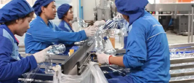 វត្តមាន SMEs ប្រមាណ ៧៥ ម៉ឺនមូលដ្ឋាន បង្កើតការងារជូនប្រជាពលរដ្ឋជិត ៣ លាននាក់ - AMS Article Thumbnail