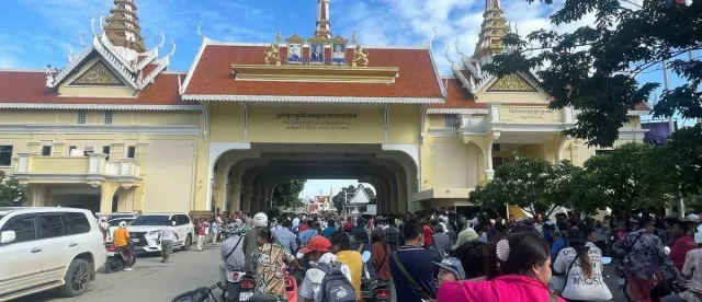 វិភាគ៖ វិបត្តិសេដ្ឋកិច្ច​ពី​ជម្លោះ​ព្រំដែន​ ត្រូវការឱ្យកម្ពុជា និងថៃ ស្ដារទំនុកចិត្តលើគ្នាឡើងវិញ - AMS Article Thumbnail