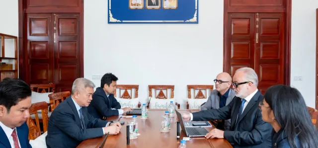 Thumbnail for ក្រុមហ៊ុនជំនាញវិស័យសាងសង់លំដាប់អន្តរជាតិមួយស្វែងរកកាលានុវត្តភាពវិនិយោគនៅកម្ពុជា