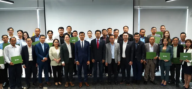 Thumbnail for សហគ្រិនខ្មែរ និងក្រុមហ៊ុនមេនូឡាយហ្វ៍ ខេមបូឌា បានសហការរៀបចំបើកវគ្គបណ្តុះបណ្តាលគ្រូបង្គោលស្តីពី “កម្មវិធីលើកកម្ពស់ផ្នែកហិរញ្ញវត្ថុដល់អ្នកសេដ្ឋកិច្ចក្រៅប្រព័ន្ធ”