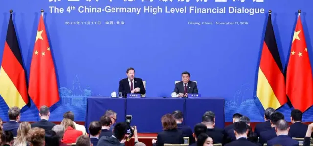 Thumbnail for ចិន វ៉ាដាច់ សហរដ្ឋអាម៉េរិក ក្លាយជាដៃគូពាណិជ្ជកម្មកំពូលទី ១ របស់អាល្លឺម៉ង់ក្នុងឆ្នាំ២០២៥