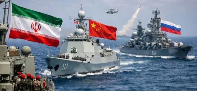 Thumbnail for អុីរ៉ង់ ចាប់ដៃ រុស្ស៊ី- ចិន ធ្វើសមយុទ្ធយោធាក្នុងដែនទឹក ខណៈអាម៉េរិកបង្កើនសកម្មភាពនាវាចម្បាំង