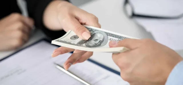 Thumbnail for អ្នកជំនាញជំរុញឱ្យពលរដ្ឋប្រើប្រាស់កម្ចីឥណទានដោយទំនួលខុសត្រូវខ្ពស់ ខណៈចំនួនអ្នកប្រើប្រាស់នៅកម្ពុជាមានដល់ជាង ៥ លាននាក់