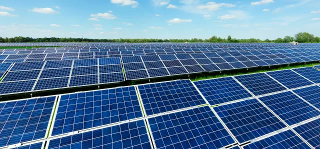 Thumbnail for អាស៊ីអាគ្នេយ៍អាចសល់លុយ ៦៧ ពាន់លានដុល្លារពីការប្រើសូឡាពន្លឺព្រះអាទិត្យជំនួសហ្គាស LNG បំប្លែងជាថាមពលអគ្គិសនី