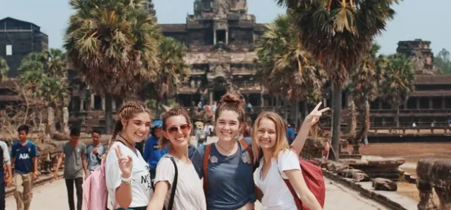 Thumbnail for ផ្ទុះភ្លើងសង្គ្រាមនៅមជ្ឈិមបូព៌ា ជាចំណែកធ្វើ​ឱ្យប៉ះពាល់ដល់វិស័យទេសចរណ៍នៅកម្ពុជា