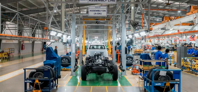 Thumbnail for កម្ពុជាមានរោងចក្រផលិត ផ្គុំ និងដំឡើងរថយន្តចំនួន ១០ ជាមួយសមិទ្ធផលជាង ៣ម៉ឺនគ្រឿងសម្រាប់ផ្គត់ផ្គង់ក្នុងស្រុក