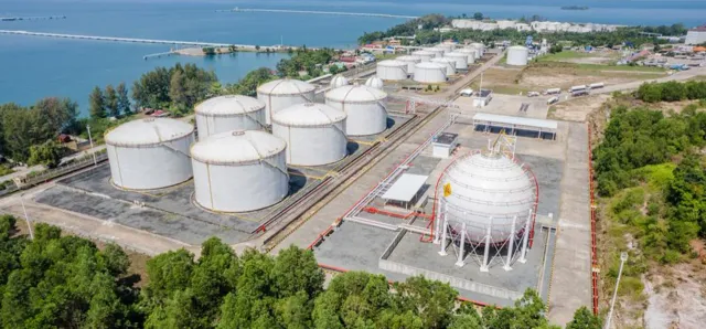 Thumbnail for ការបង្កើតមណ្ឌលស្តុកប្រេងឥន្ធនៈច្រើន អាចជួយធានាដល់ការផ្គត់ផ្គត់ប្រេង និងស្ថិរភាពតម្លៃនៅលើទីផ្សារ