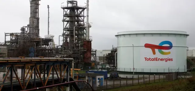 Thumbnail for ក្រុមហ៊ុនបារាំង Total Energies ប្រកាសបិទដំណើរការរបស់ខ្លួននៅមជ្ឈិមបូព៌ាជាបណ្តោះអាសន្ន