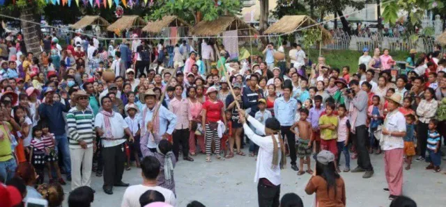 Thumbnail for អ្នកជំនាញថា ពលរដ្ឋគួរដើរកម្សាន្តក្នុងស្រុកឱ្យ​ច្រើន និងកាត់បន្ថយទៅក្រៅប្រទេសក្នុងអំឡុងបុណ្យចូលឆ្នាំខ្មែរ