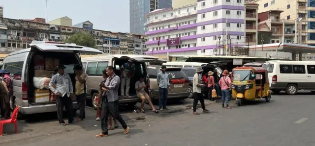 Thumbnail for តម្លៃសេវា​រថយន្ត​ឈ្នួលឯកជន​ហក់ឡើងទៅតាម​តម្លៃប្រេង​ឥន្ធនៈចំពេលរដូវបុណ្យចូលឆ្នាំខ្មែរ