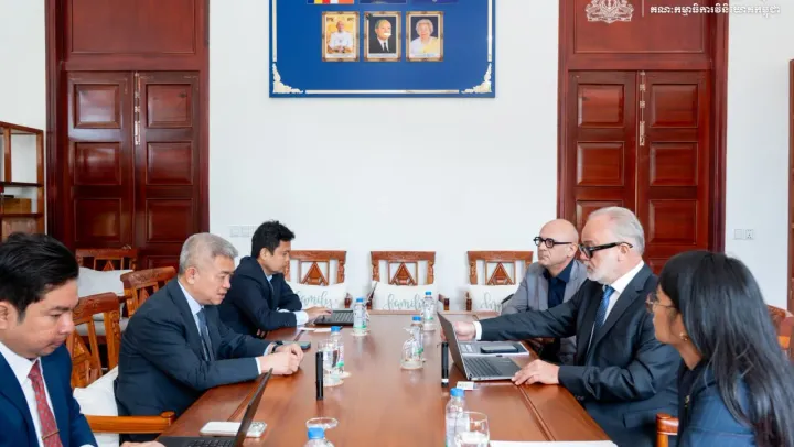 ក្រុមហ៊ុនជំនាញវិស័យសាងសង់លំដាប...