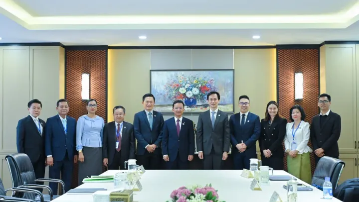 កម្ពុជា - សិង្ហបុរី រួមគ្នាការ...