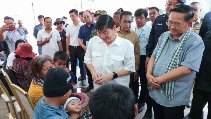 អតីតពលករខ្មែរដែលប្រឡប់ពីថៃ ៦៥ម...