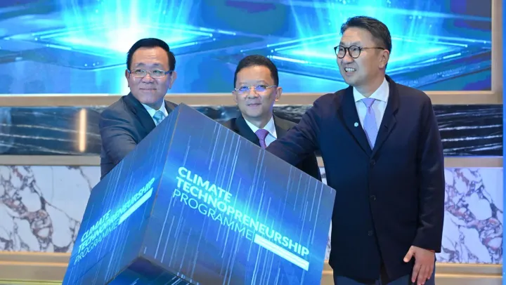 កម្ពុជាដាក់​ដំណើរការកម្មវិធីថ្...