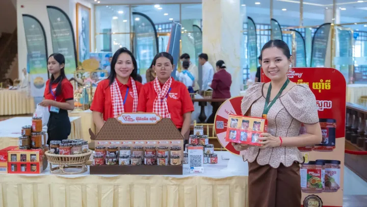 កូនខ្មែរ កែច្នៃម្ហូបប្រពៃណី នា...