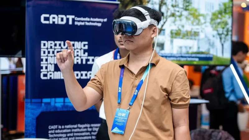 ការកសាងពលរដ្ឋឌីជីថល គន្លឹះឆ្ពោះទៅរកភាពជោគជ័យនៃសេដ្ឋកិច្ច និងសង្គមឌីជីថលនៅកម្ពុជា