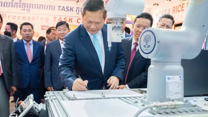 សម្តេចធិបតី ៖ នវានុវត្តន៍ ជាកម្លាំងចលករ ជួយសម្រេចបំណងប្រាថ្នារបស់កម្ពុជា ក្នុងការពង្រឹងខឿនការពារជាតិ អធិបតេយ្យភាព និងការអភិវឌ្ឍសង្គមសេដ្ឋកិច្ច