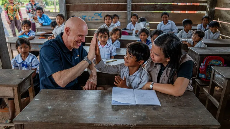 ខួប៥៦ឆ្នាំ នៃបេសកកម្មមនុស្សធម៌នៅកម្ពុជា របស់អង្គការទស្សនៈពិភពលោកអន្តរជាតិ "ឆ្នាំនៃការដឹងគុណ ភាពធន់ និងក្តីសង្ឃឹម"