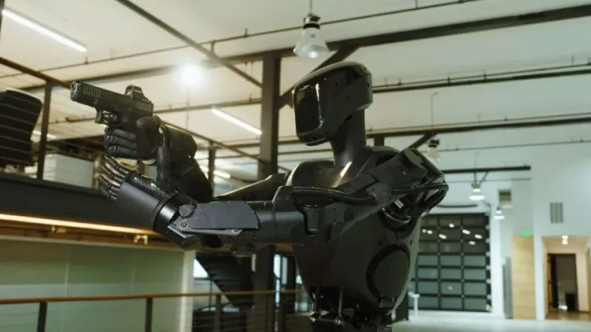 អ៊ុយក្រែន បង្ហាញរ៉ូបូតមានរូបរា...