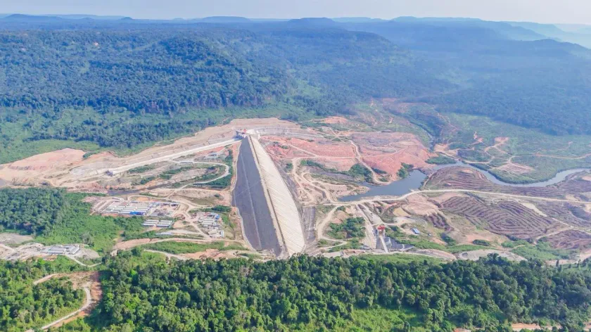 ក្រុមហ៊ុនចិន ​ចាប់ផ្តើម​សង់​ស្...