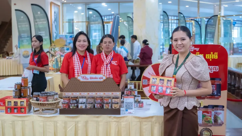 កូនខ្មែរ កែច្នៃម្ហូបប្រពៃណី នា...