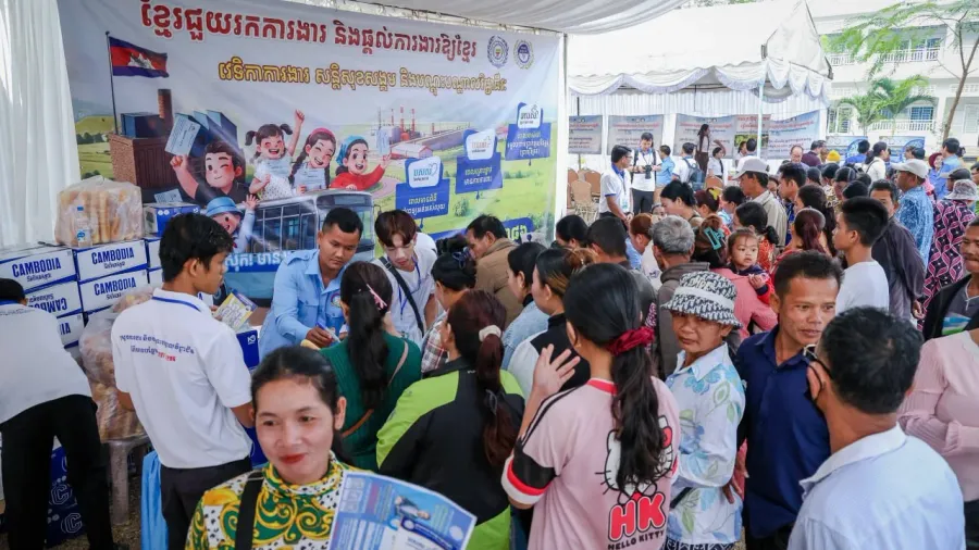 កម្ពុជា​មានឱកាសការងារសម្បូរបែប...