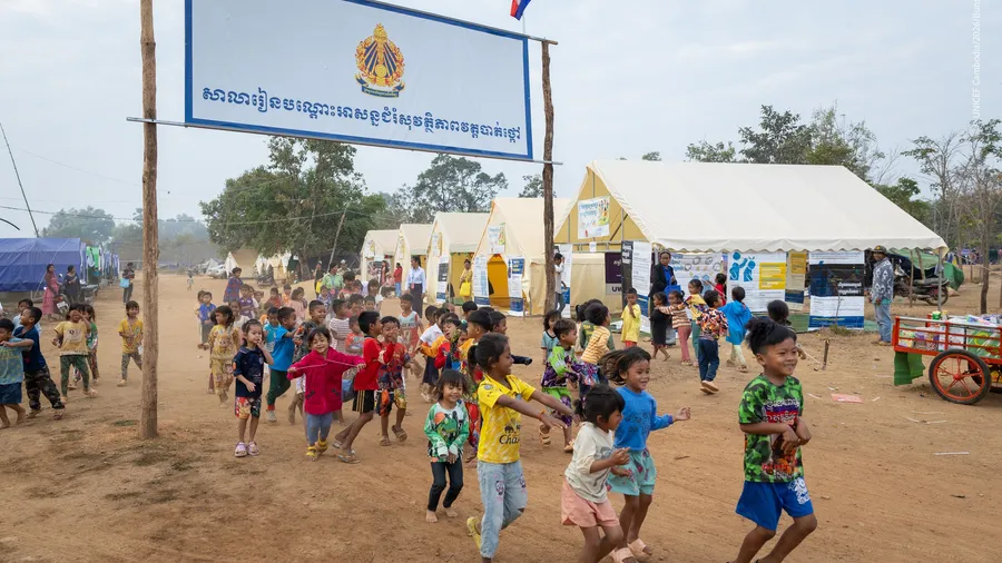 របាយការណ៍ ៖ សិស្សជាង៣ពាន់នាក់ កំពុងរៀននៅសាលាបណ្តោះអាសន្ន ក្នុង​ជំរំសុវត្ថិភាព ខណៈជិត៨ពាន់នាក់កំពុងផ្ញើខ្លួនរៀននៅតាមសាលាក្នុងរាជធានីខេត្តចំនួន២០