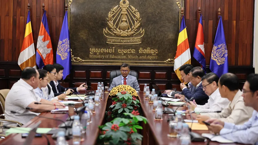 ក្រសួងអប់រំកំពុងរៀបចំយន្តការបញ្ជាក់សញ្ញាបត្រពីបរទេស ដើម្បីបង្កើនទំនុកចិត្ត​មកលើប្រព័ន្ធអប់រំនៅកម្ពុជា