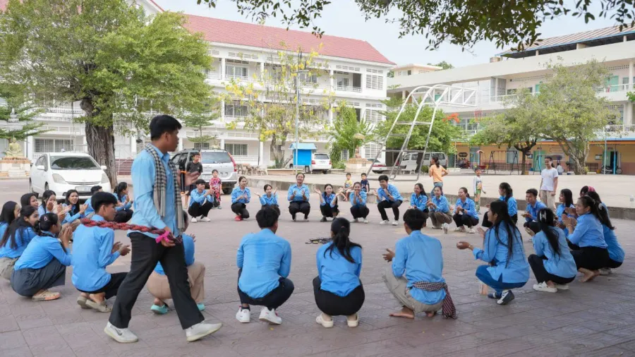 សាលារៀនទូទាំងប្រទេសផ្តើមរៀបចំសង្រ្កាន្តឆ្នាំថ្មី