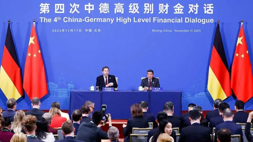 ចិន វ៉ាដាច់ សហរដ្ឋអាម៉េរិក ក្ល...