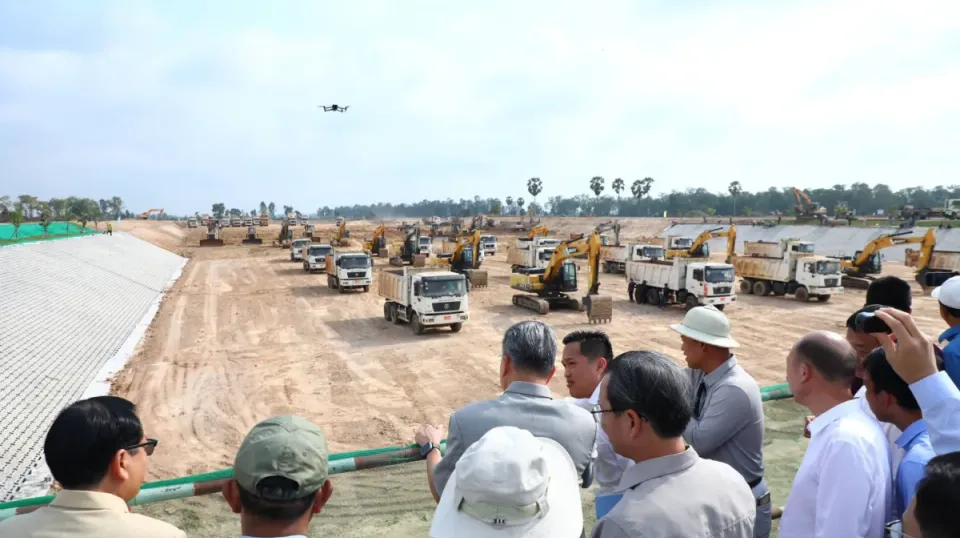 គម្រោងព្រែកជីកហ្វូណនតេជោកំណាត់...