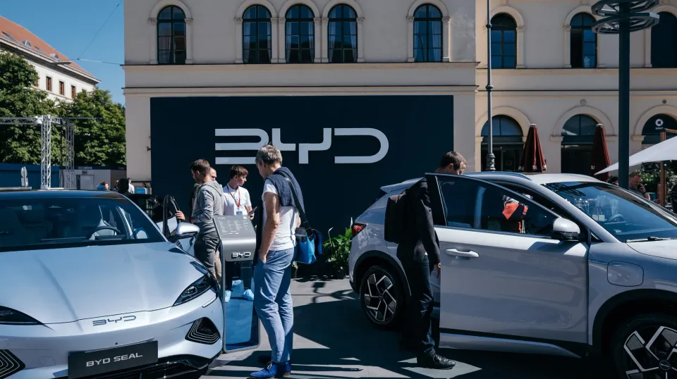 ទីផ្សាររថយន្តអគ្គិសនីរបស់ចិននៅ...