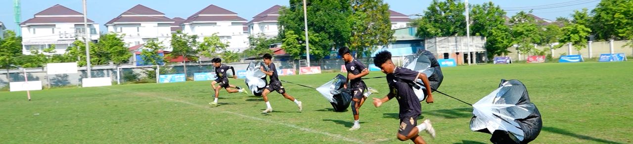 Image for article: ក្រុមបាល់ទាត់វិទ្យាល័យសម្ដេច ហ៊ុនសែន ប៊ុនរ៉ានី ច្បារអំពៅ ថែមឧបករណ៍ហ្វឹកហាត់ថ្មីត្រៀមវគ្គ៤ក្រុមជើងឯកវិទ្យាល័យ