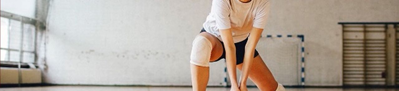 Image for article: តើអ្នកគួរលេងកីឡាបាល់ទះដែរឬទេនៅពេលមិនស្រួលខ្លួន?