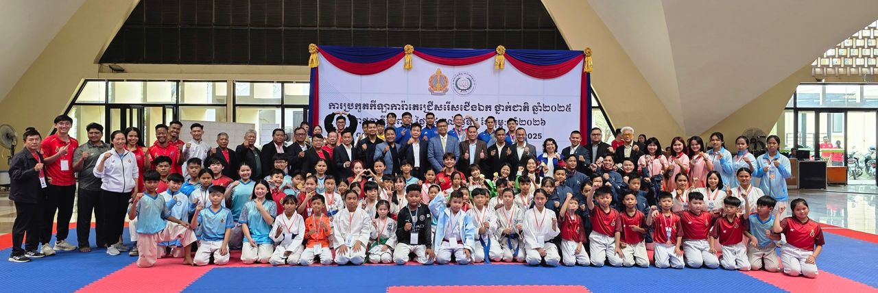 ក្រុមកងយោធពលខេមរភូមិន្ទក្ដោបក្ដាប់កំពូលតារាងមេដាយប្រកួតការ៉ាតេជើងឯកថ្នាក់ជាតិ ២០២៥ - Article Thumbnail